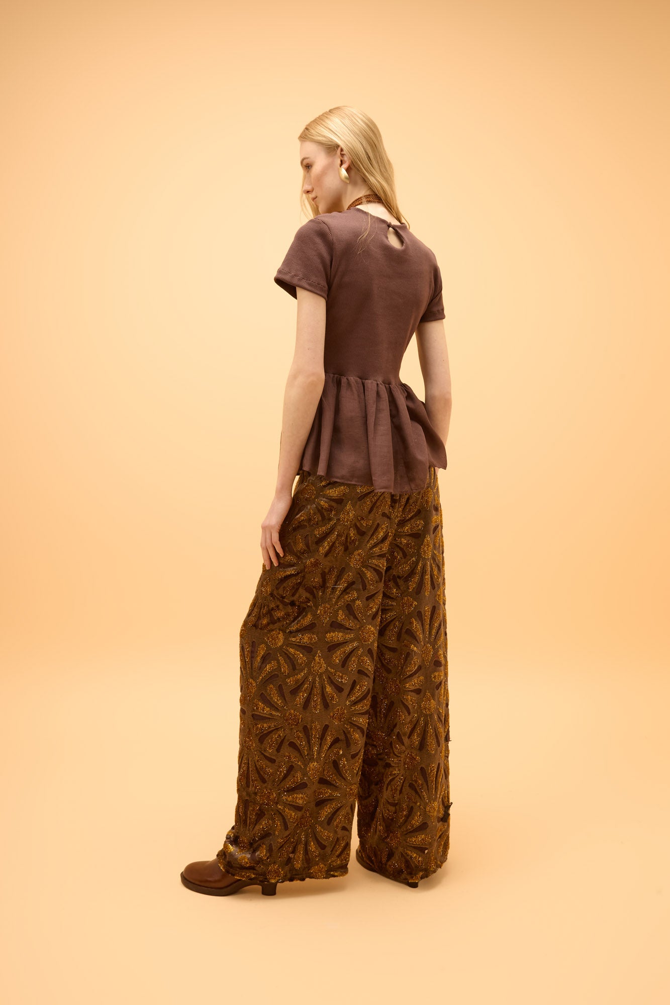 Calça Pantalona Pregas Veludo Astro
