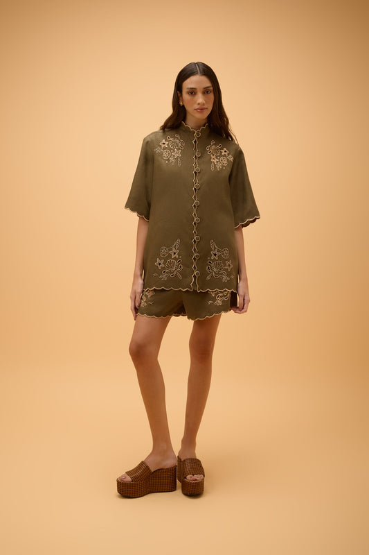 Camisão Manga Curta com Bordado Ilhas