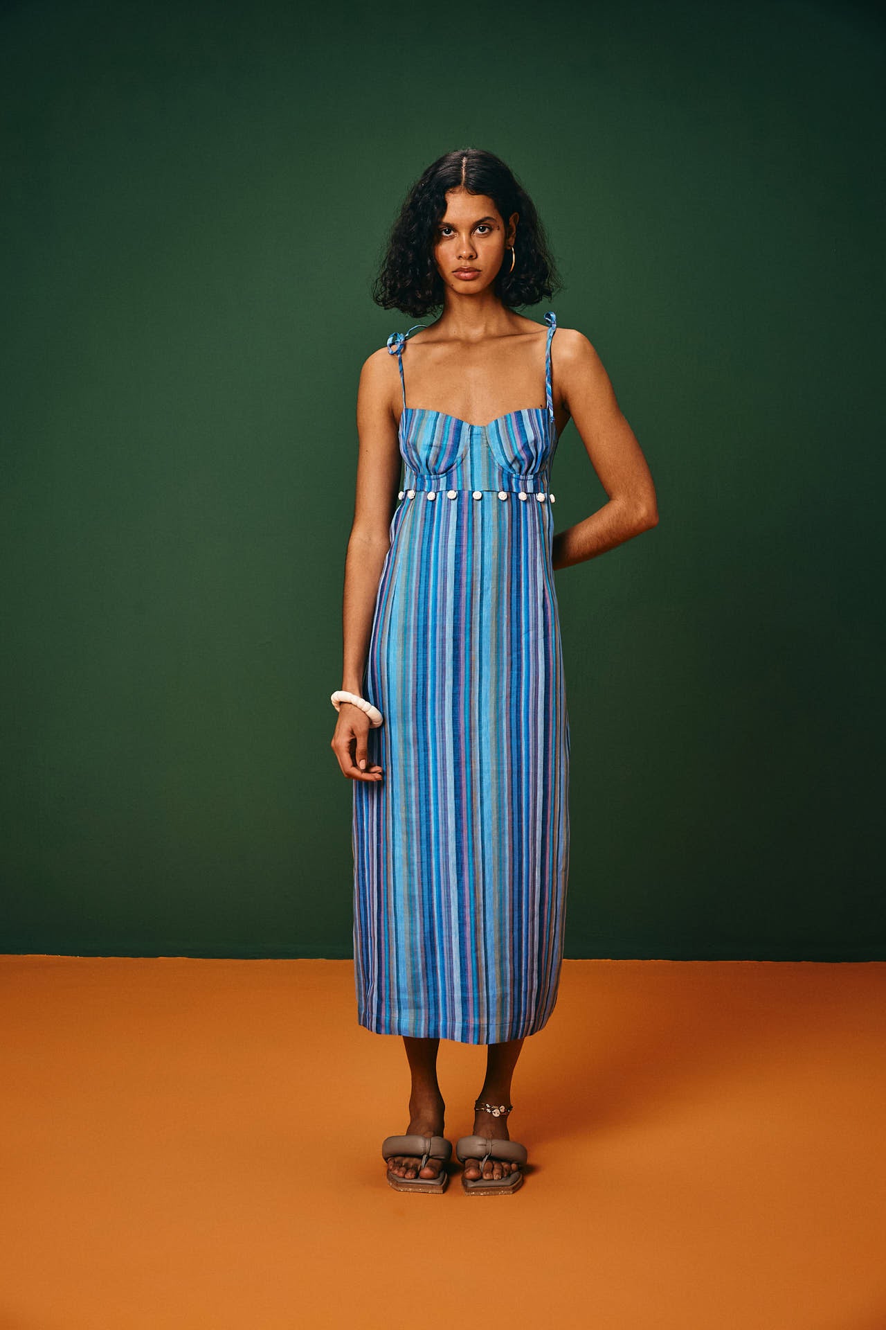 Vestido Longo Botões Crochet Olindina