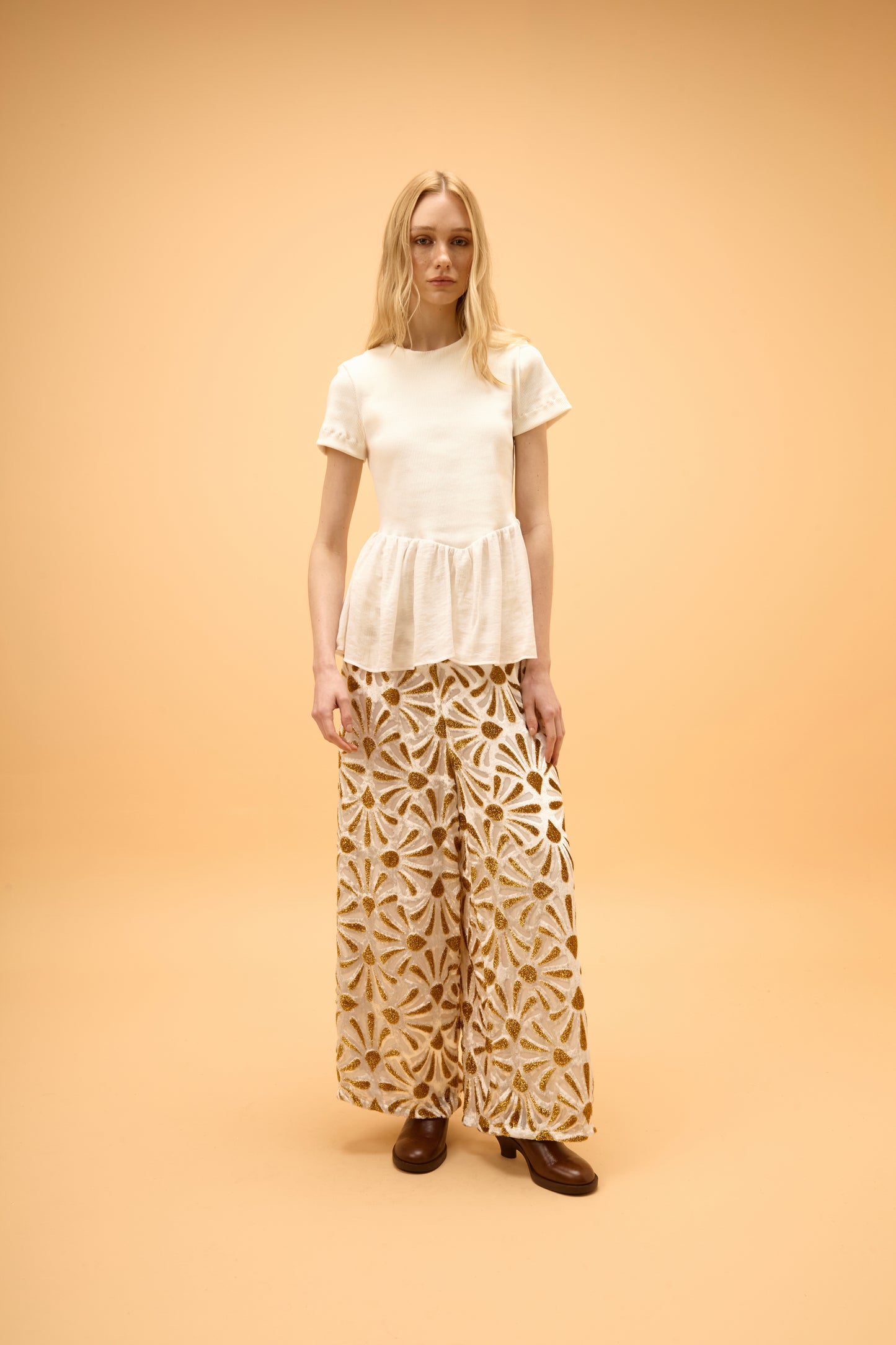 Calça Pantalona Pregas Veludo Astro