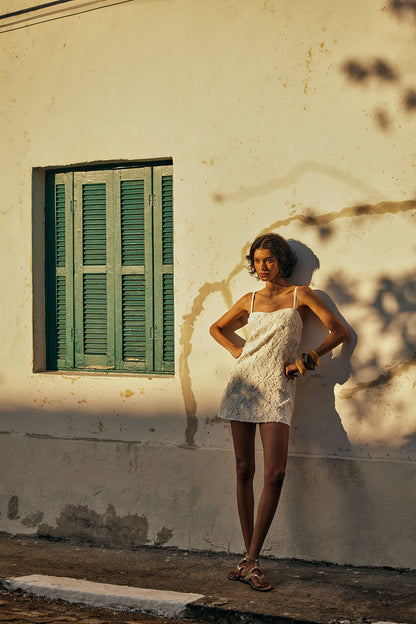 Vestido Curto Alças Belo Jardim