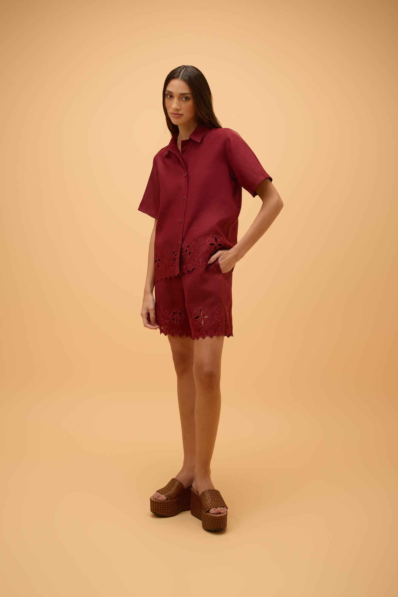 Camisa Manga Curta Bordado Areia