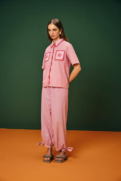 Camisa Curta Bolsos Bordado Uáuá